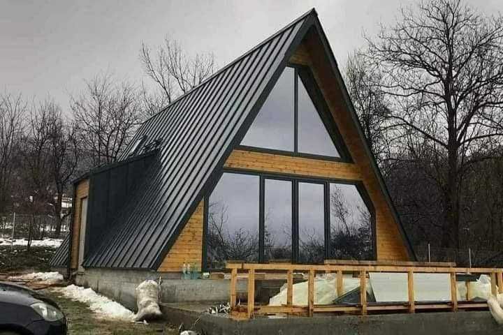 Casa si Cabana stil A-Frame pe structura de lemn