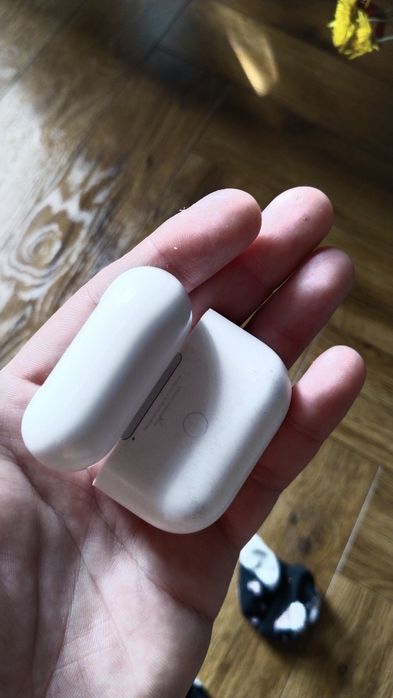 Продам кейс от наушников срочно