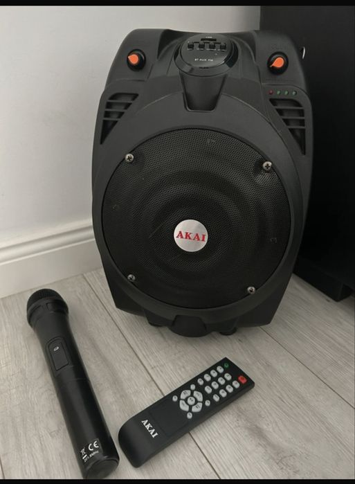 Boxa Akai defecta
