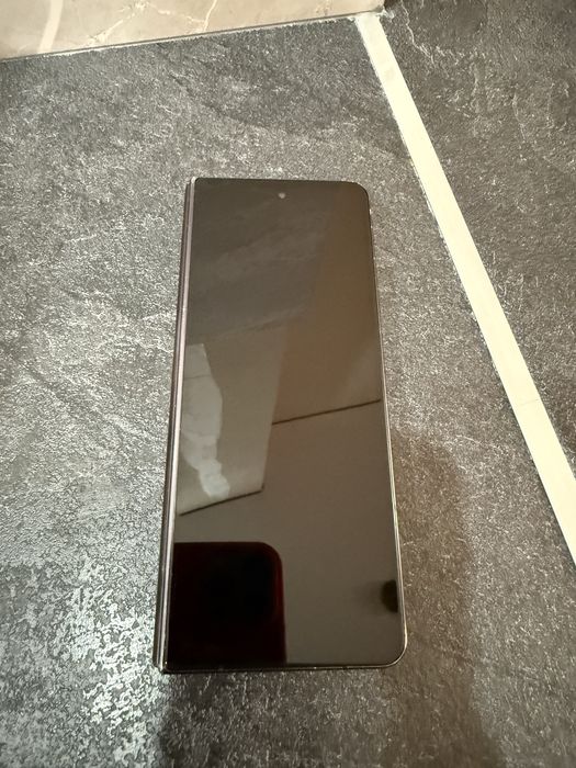 Продается телефон samsung