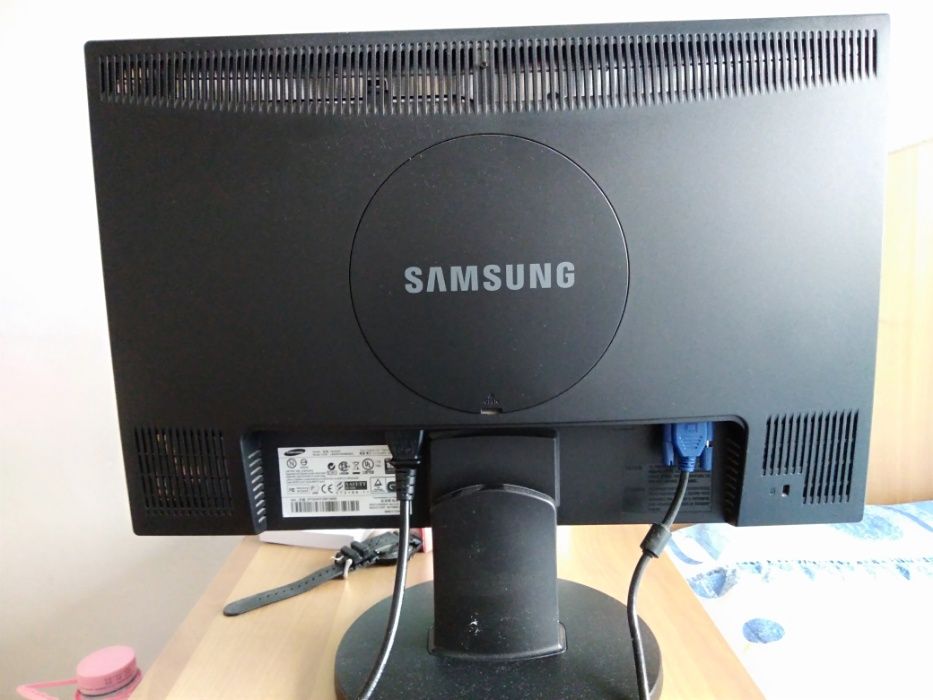 Vand monitor Samsung SyncMaster 2243NW!