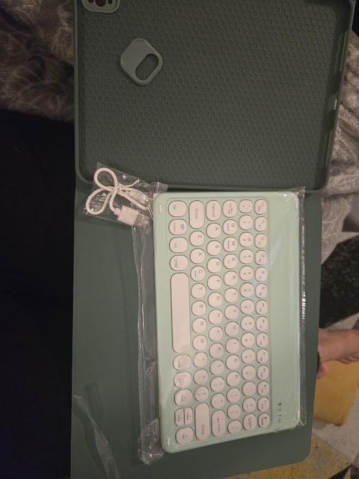 Калъфка с клавиатура за Ipad 11 inches