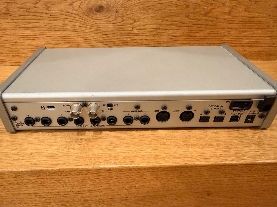 Placa de sunet USB Tascam Series 208i - 20 in / 8 out