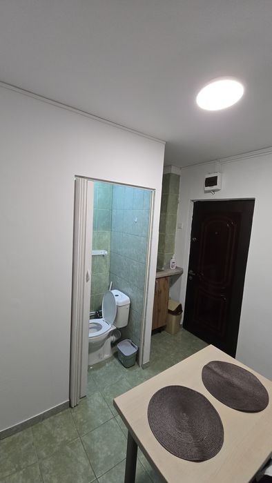 Inchiriez camera camin stil garsoniera