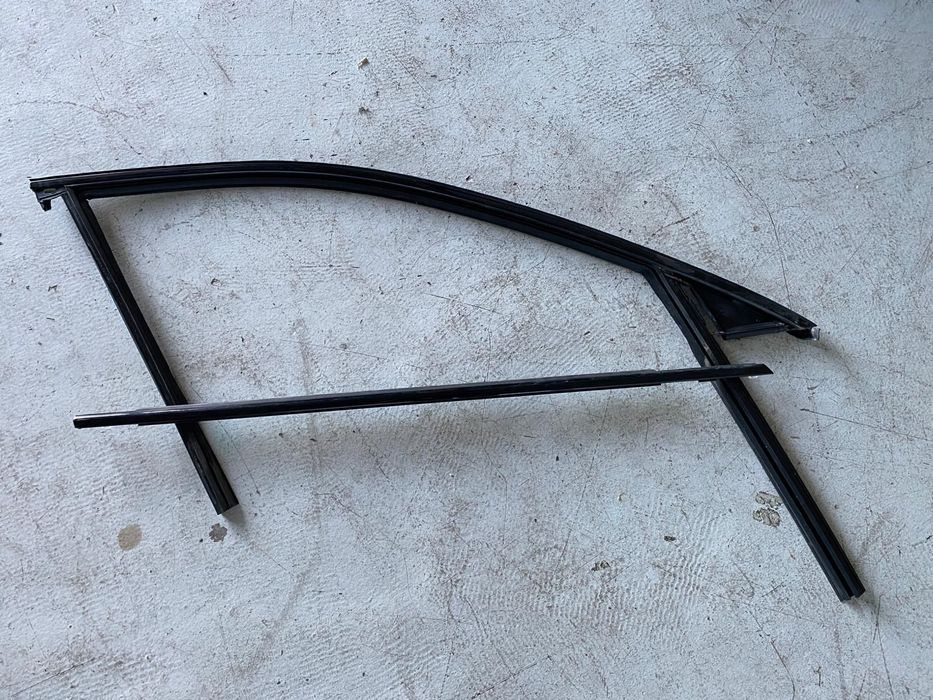 Cheder geam dreapta fata piano black VOLVO XC60 2018 31856284 31856572