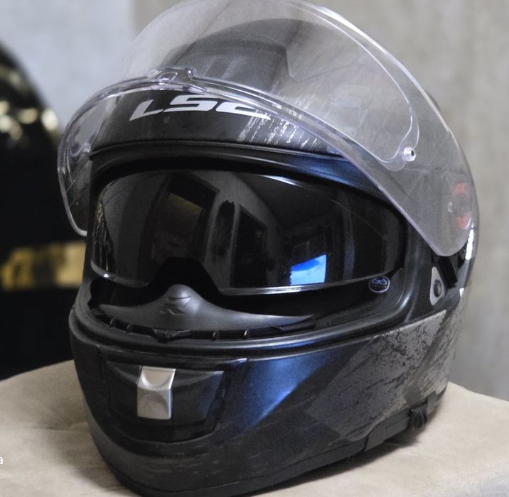 Каска LS2 Vector Evo
Конструкция на външната обвивка от