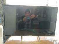 Tv sharp 32FA2E cu Ecranul SPART!!!