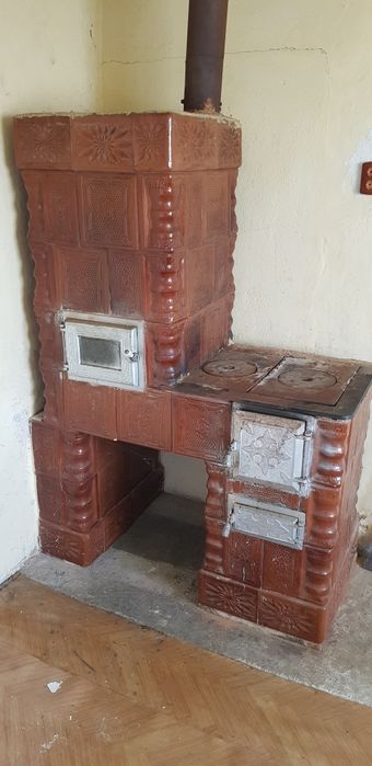 Vând soba teracota cu plita și cuptor