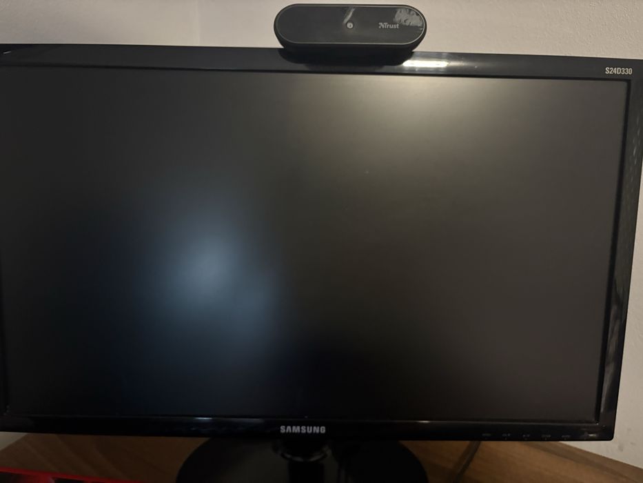 vand monitor samsung , 75hz 1ms hdmi port vga port 23.5inch