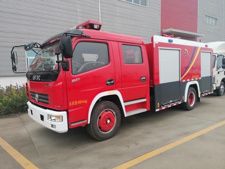 Пожарный машина Dong-Feng 5м3
