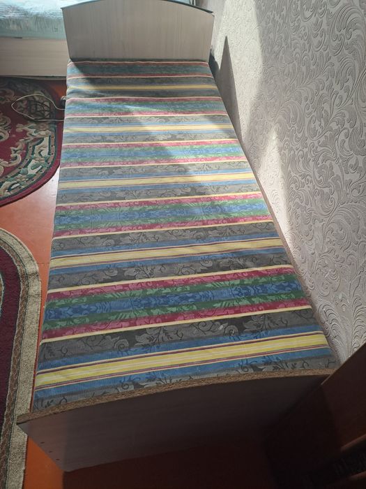 Продам односпальную кровать