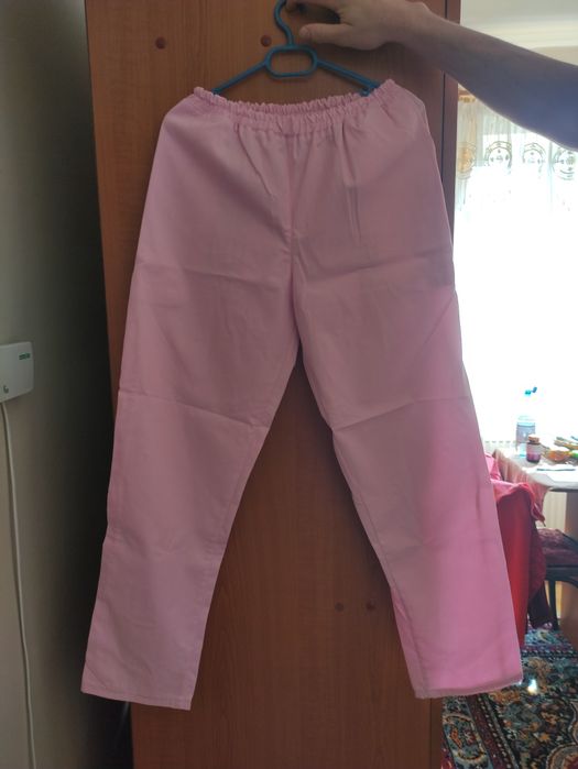 Vând costume medicale  damă