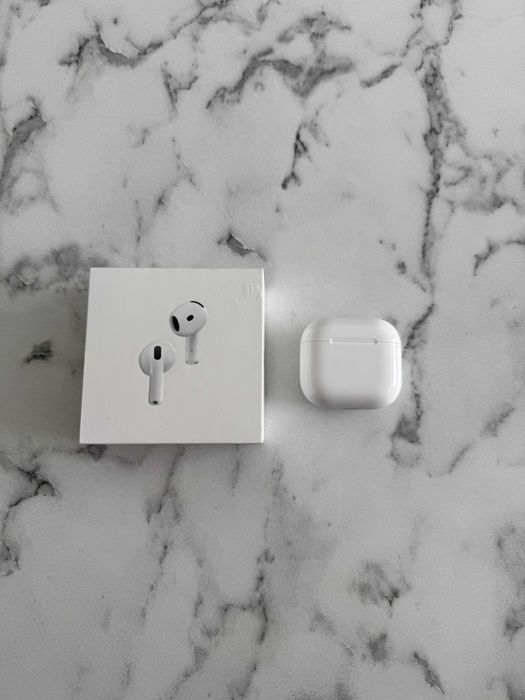 Apple AirPods 4 [Active Noise Cancellation]