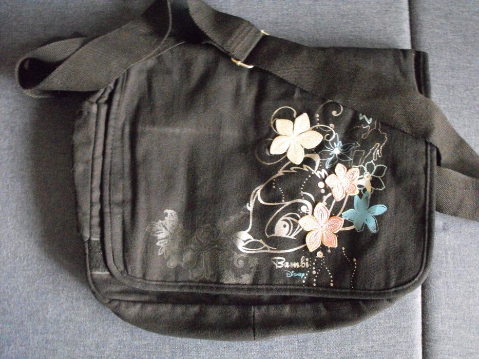 Колекция от чанти за през рамо и раници; нови, неупотребявани!