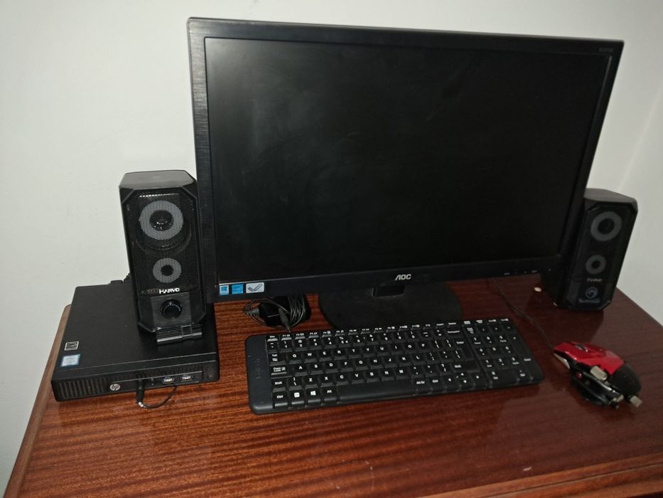 Ocazie  !!!  Pc complect unitate monitor boxe tastatura si mouse