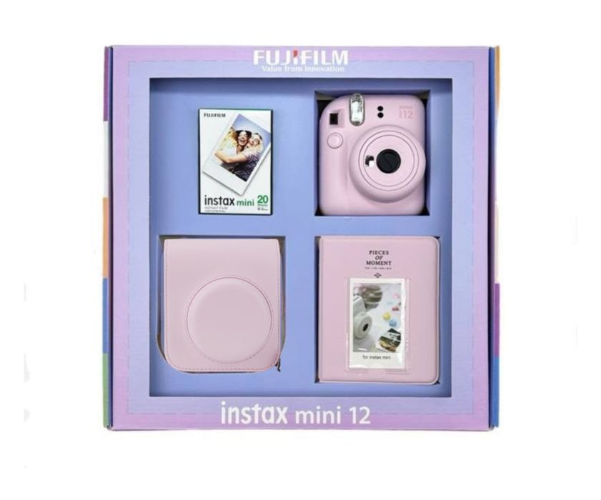 Продаю Instax mini 12 новый без коробки.