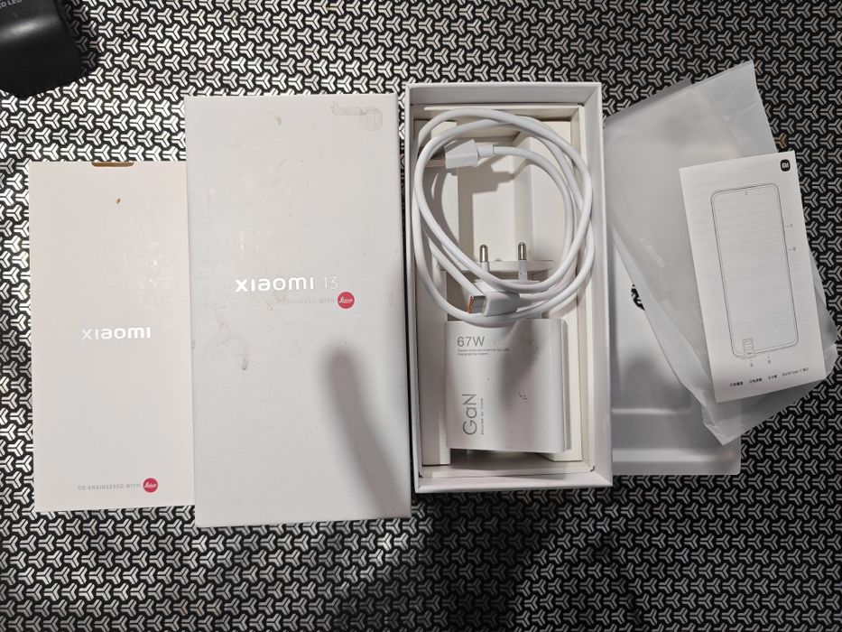Xiaomi 13 12 ga 256 GB china versiya