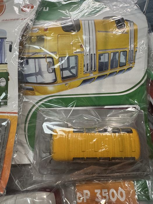 колекция ретро автобуси от 1 до 32 брой