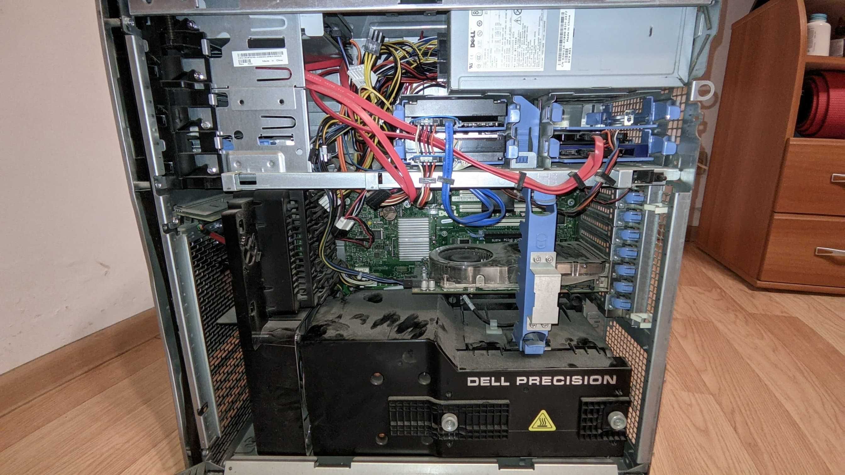 Vand statie de lucru tip server, Dell Precision T7400.