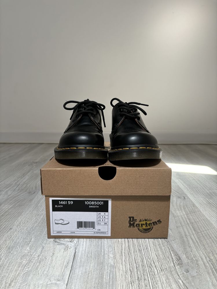 pantofi Dr. Martens marimea 38