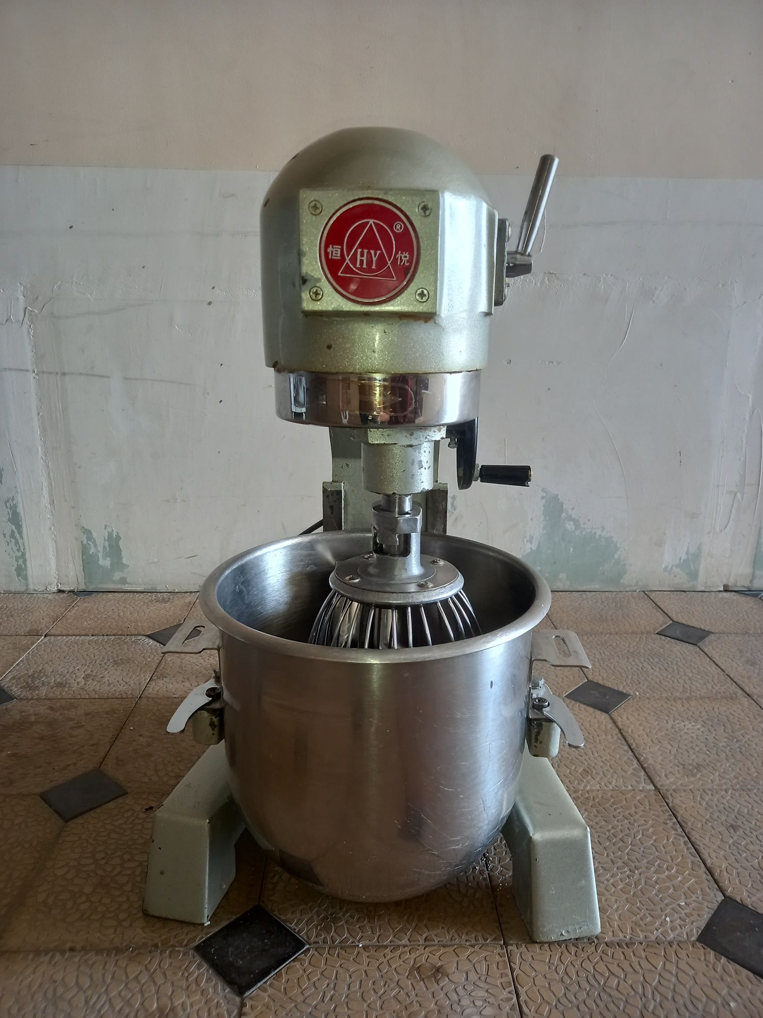 Mikser 10 litr xitoy 220w YANGI AVLOD