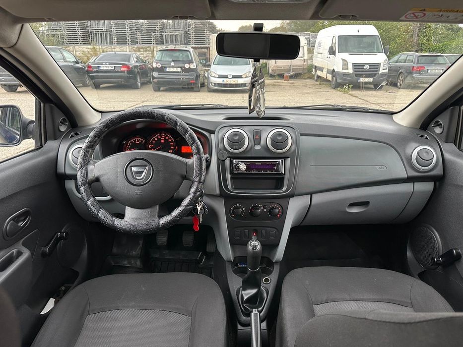 Vând Dacia Logan ||