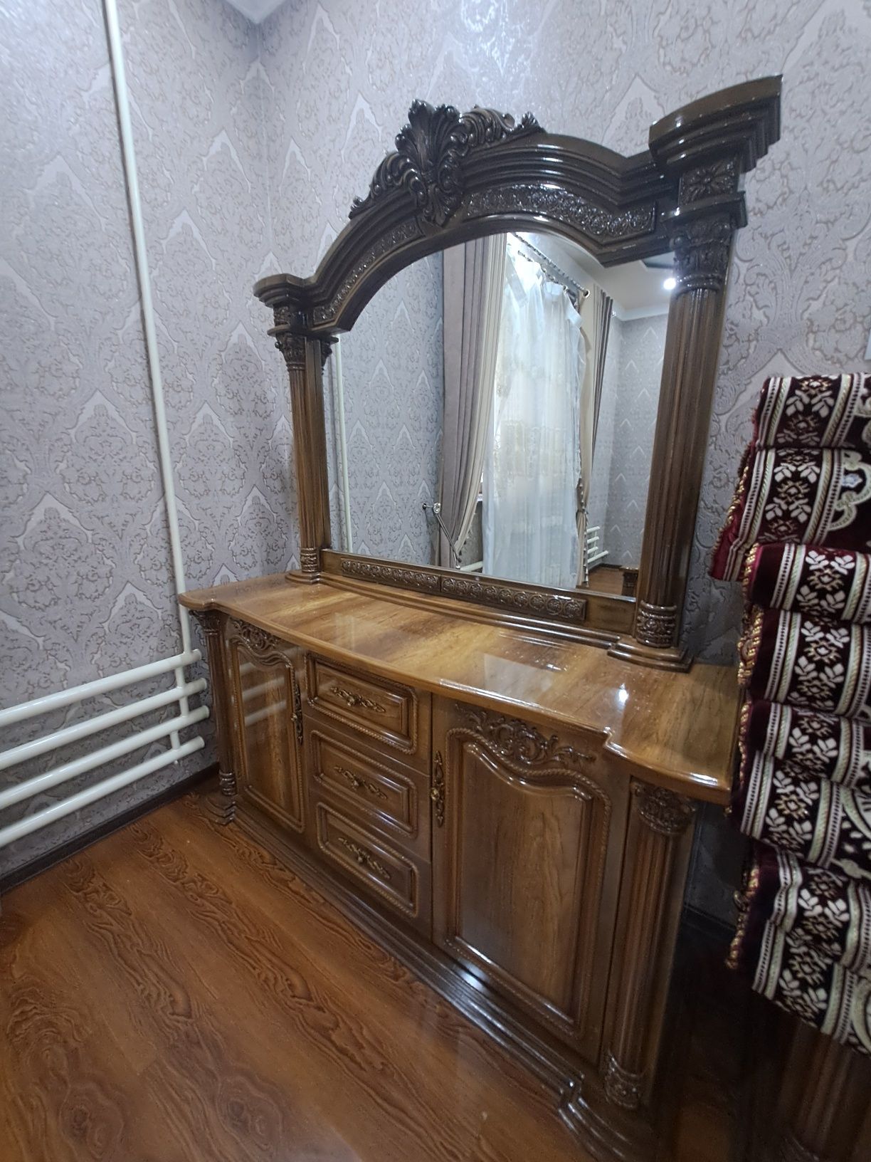 Спальни гарнитуры