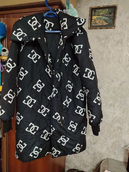 Продаю женскую куртку очень тёплая