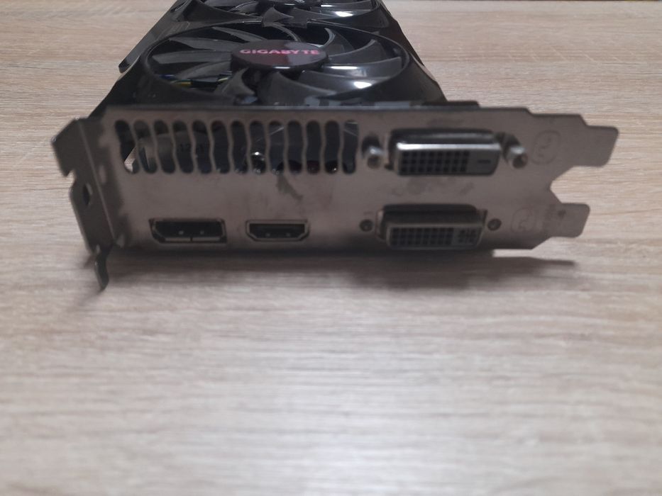Видео карта GIGABYTE