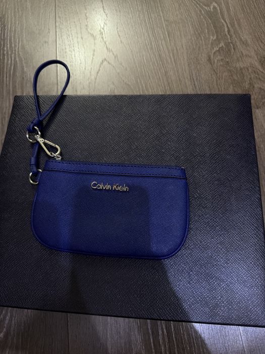 Маленький клатч от calvin klein. Оригинал
