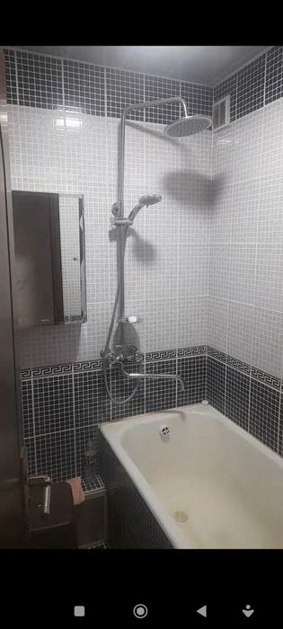 2 xonali kvartira sotiladi