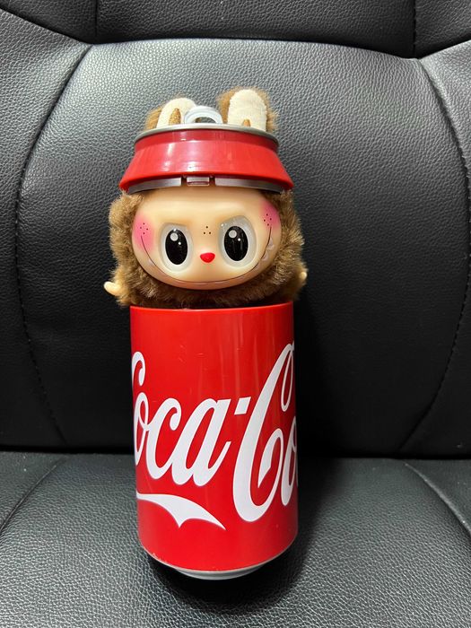 Labubu Coca Cola - Maro/Roz (NOU)