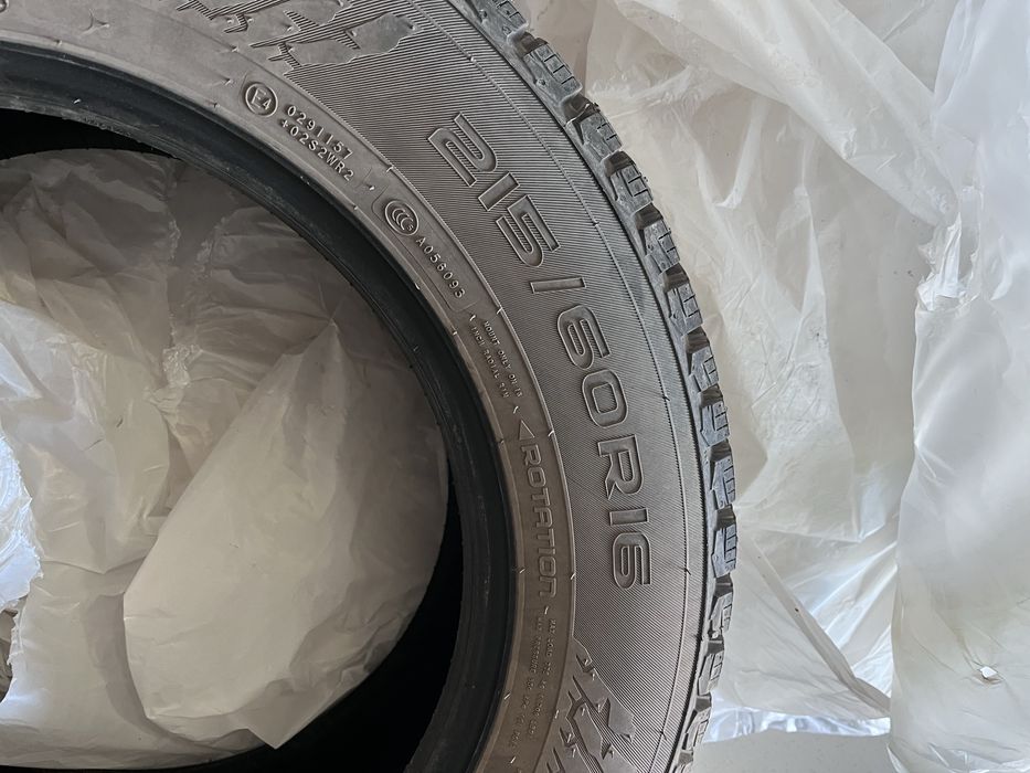 Продам зимнию резину 215/60 16