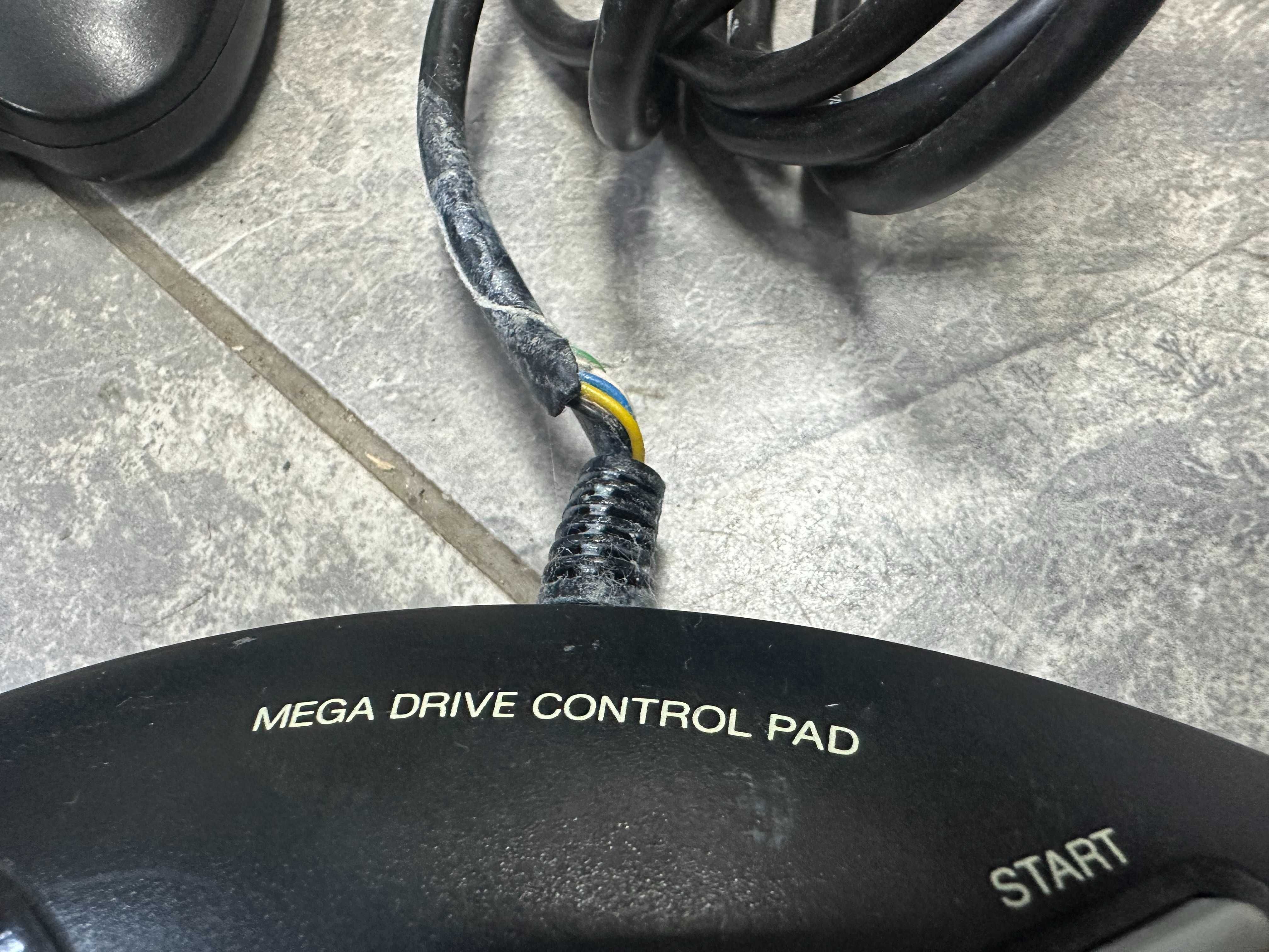 Оригинални контролери 1650  за Sega Mega Drive 1
