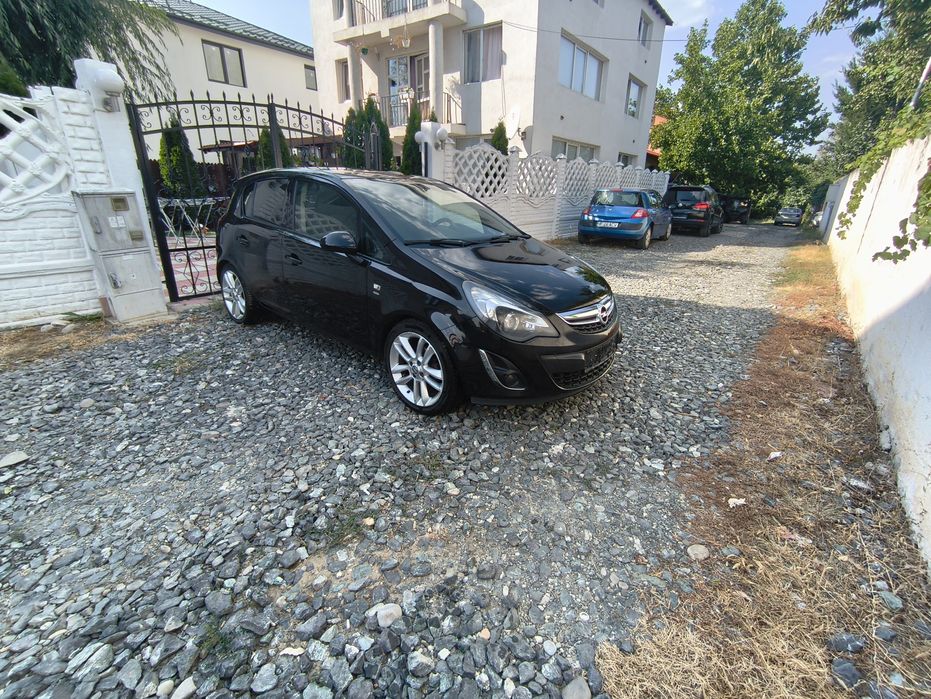 Opel CORSA D facelift / an 2012 /