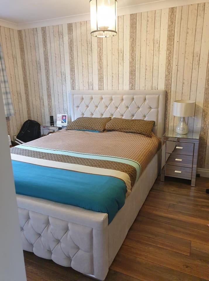 Paturi tapitate livrare 2-3 zile