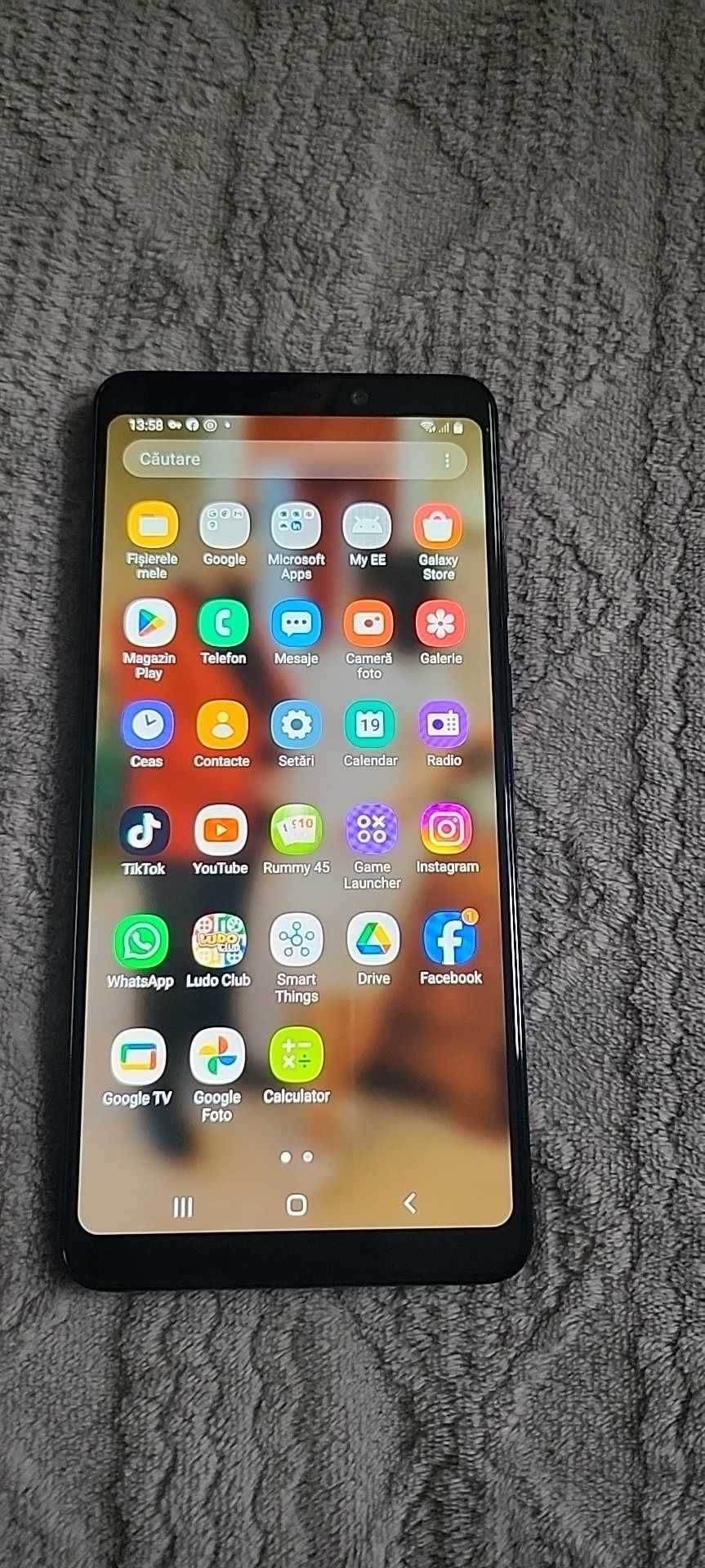 Vând telefon SAMSUNG GALAXI A9 DIN 2018 !