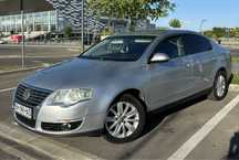 Volkswagen Passat B6 Berlina 1.9 TDI 105 CP Dublu Climatronic