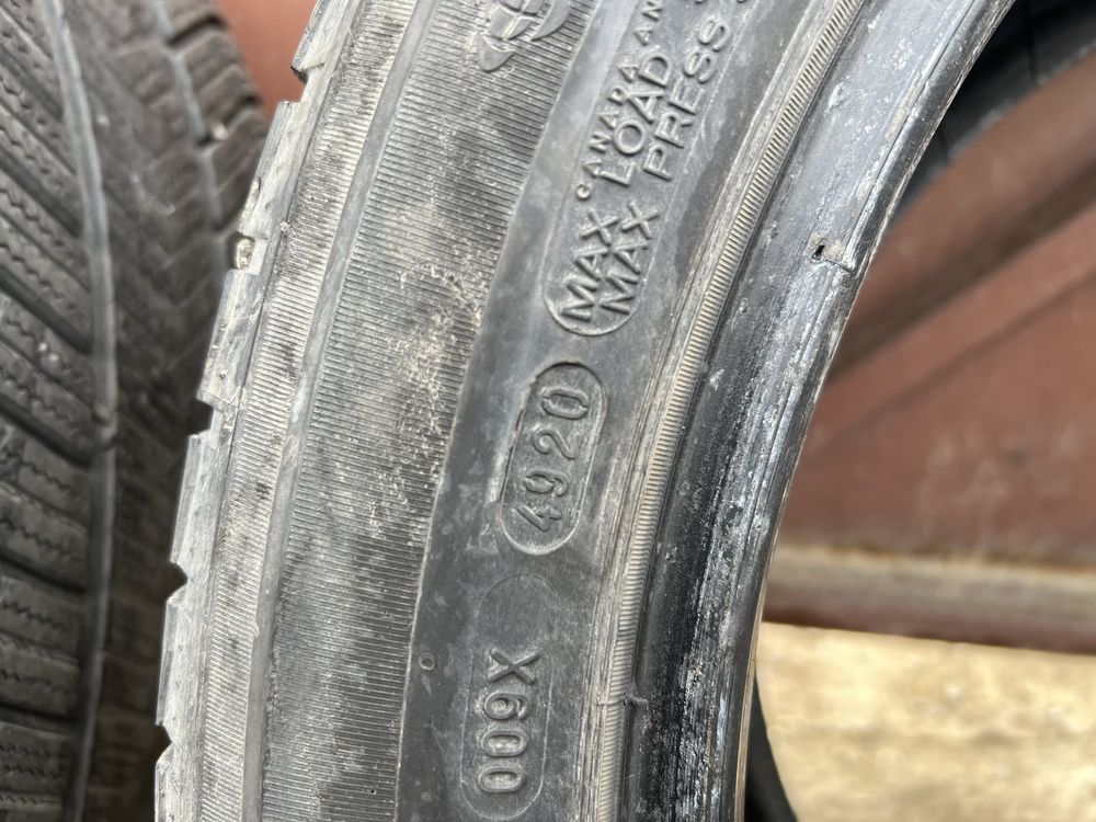 Гуми Michelin 295/40 R20 зимни и летни (цената е за двата комплекта)
