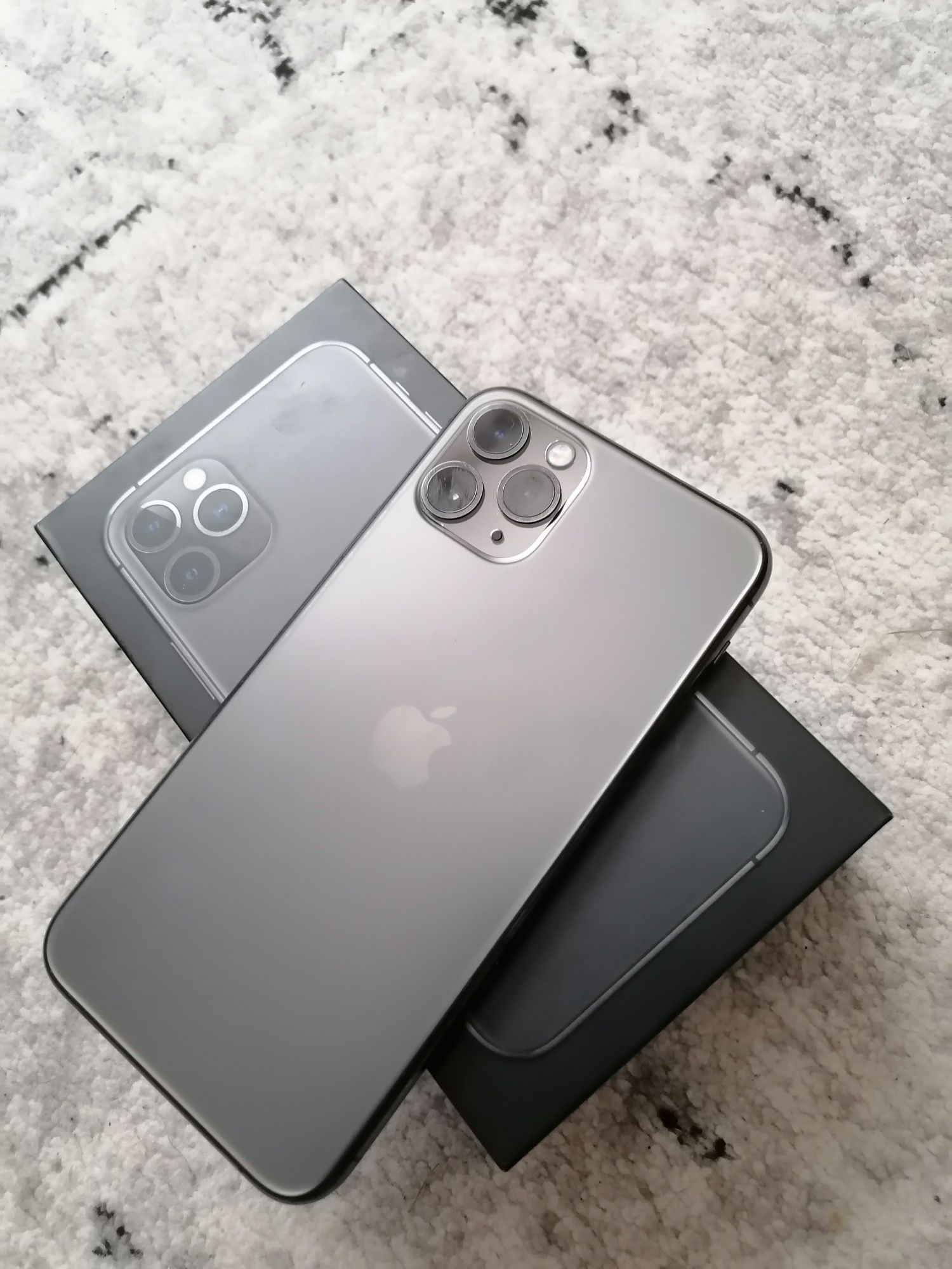 Vand iphone 11 pro 256 full box