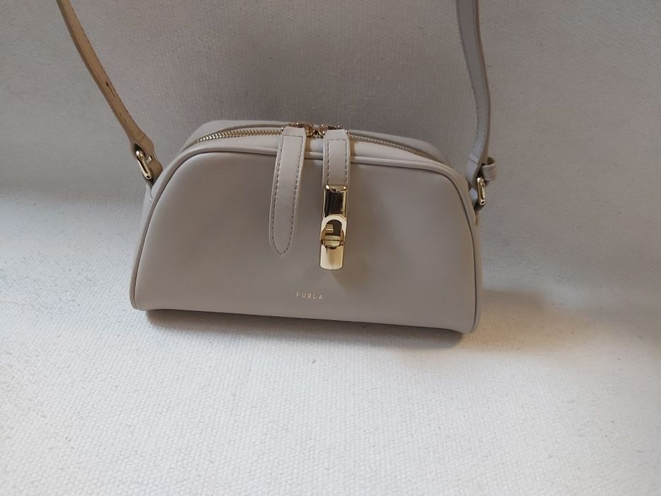 Празнично намаление Furla Iride чанта