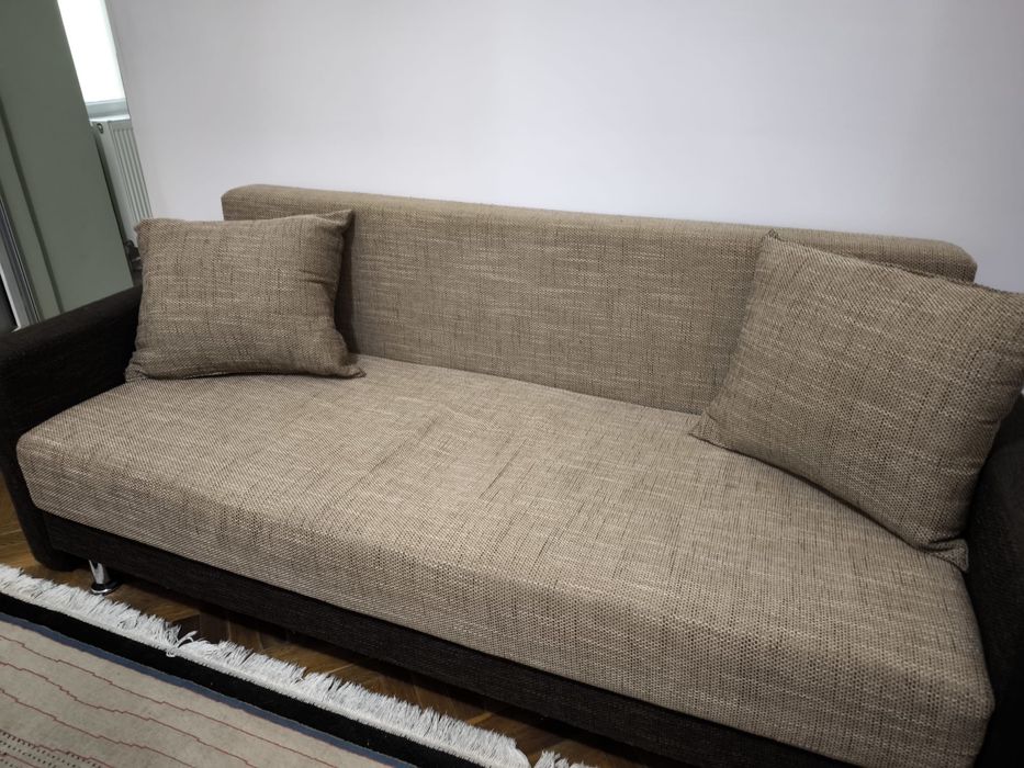 Canapea extensibila cu loc de depozitare