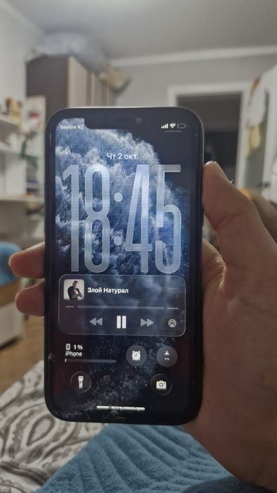 Iphone 11 pro.  j