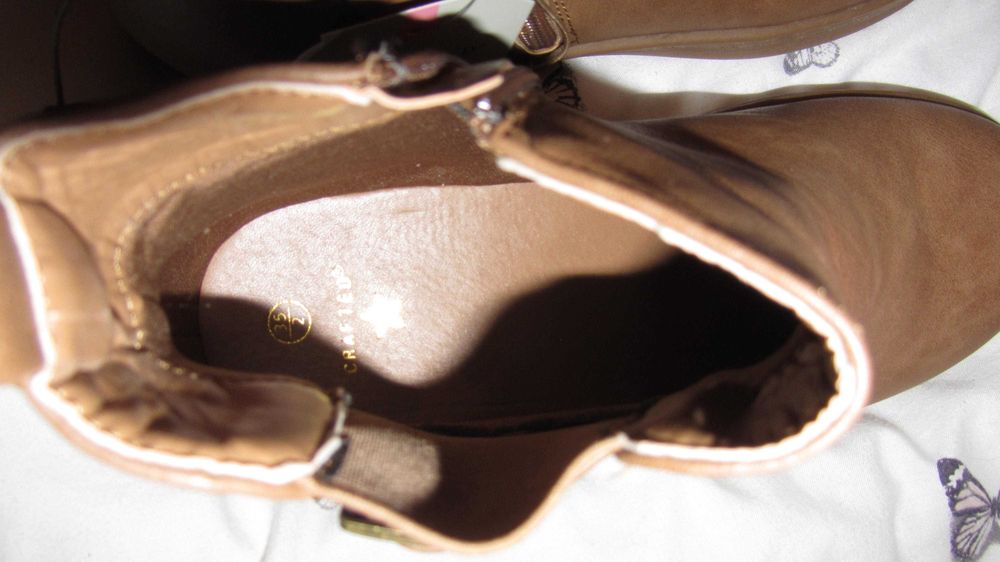 CRAFTED нови боти, 35 номер, стелка 22,5 см