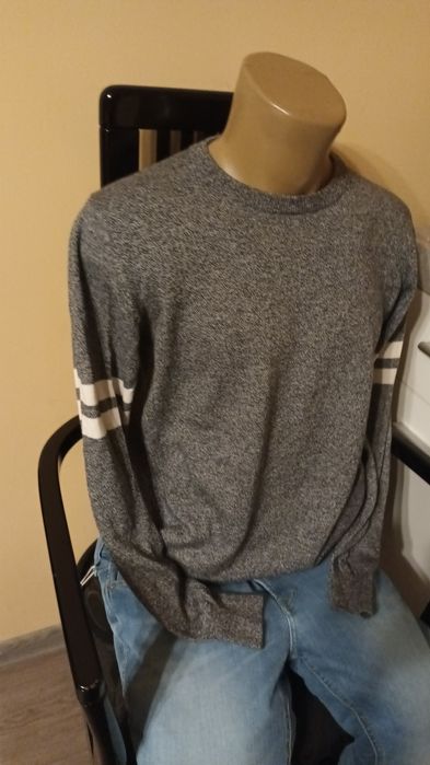 Vând bluza pt băieți/bărbati