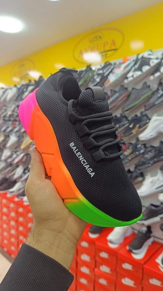 Adidași new sezon