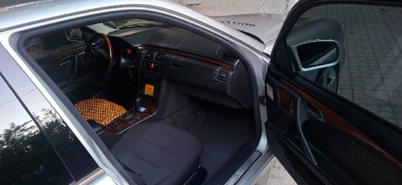 Продажа авто Mercedes W210