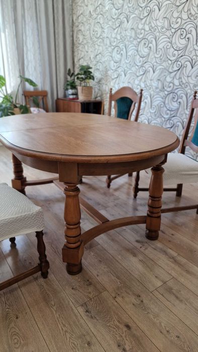 Стол со стульями производство Беларусь для гостинной или кухни