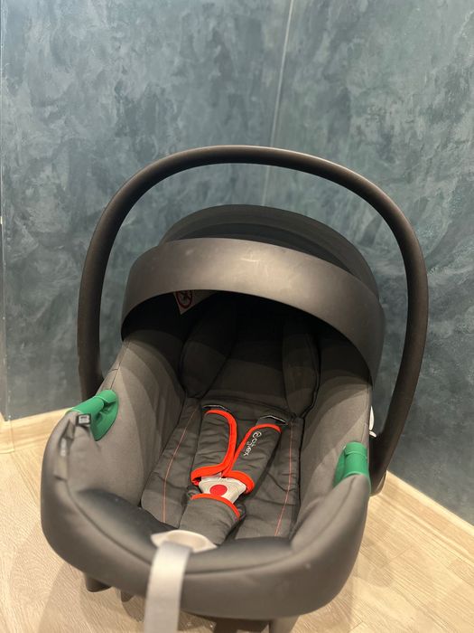 Столче за кола Cybex Aton b2