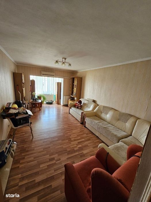 Vand ap cu 2 camere str. Bucuresti